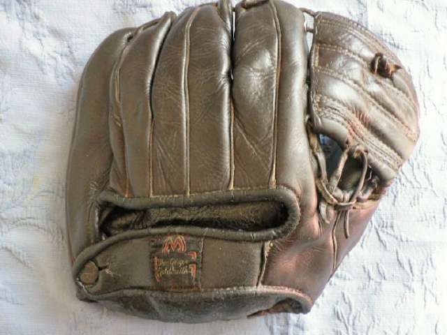 Bobby Doerr MacGregor Goldsmith G111 Back